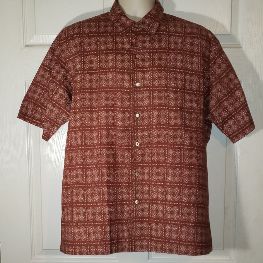 Tori Richard large Burgundy button front shirt